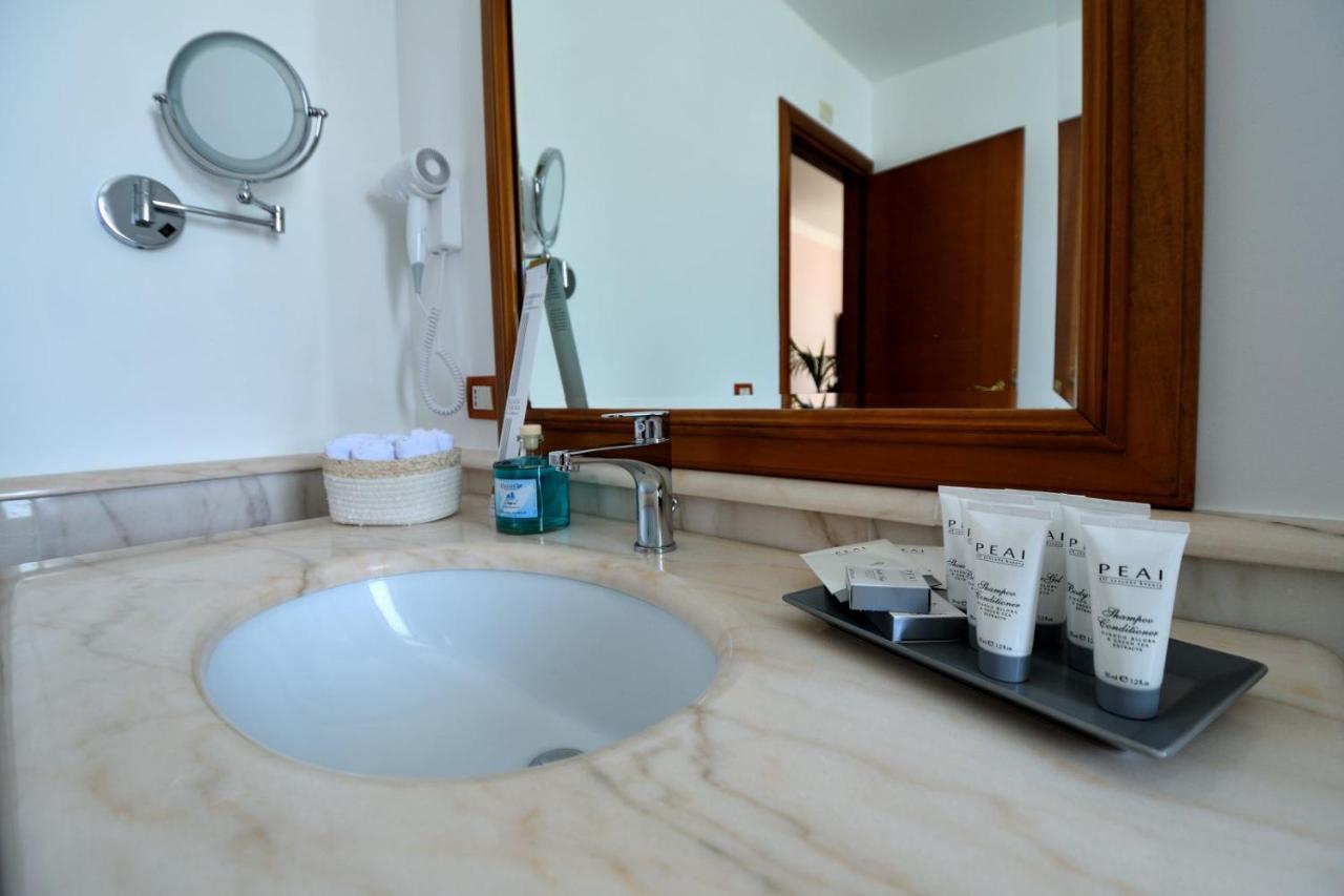 Le Cinema Bed & Breakfast Formia Exterior photo